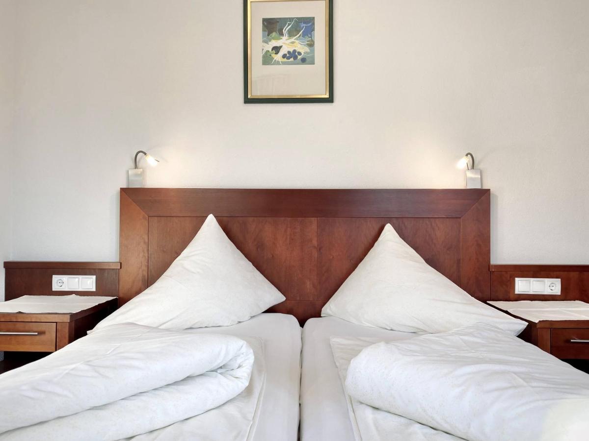 Hotel Garni Philipp แซร์เฟาส์ ภายนอก รูปภาพ
