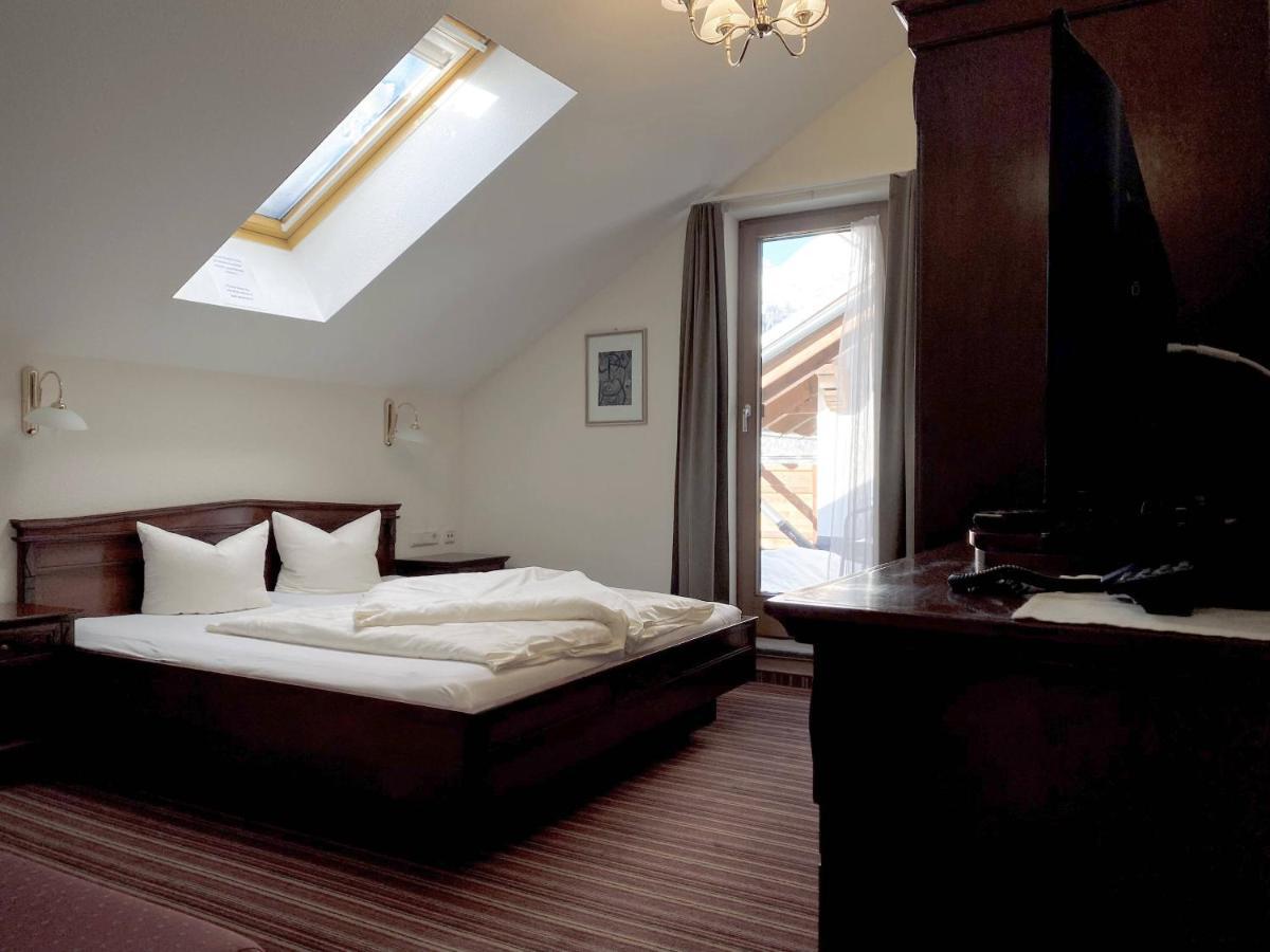 Hotel Garni Philipp แซร์เฟาส์ ภายนอก รูปภาพ